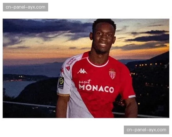 库利巴利三分钟内两黄变一红，摩纳哥少一人作战局势逆转