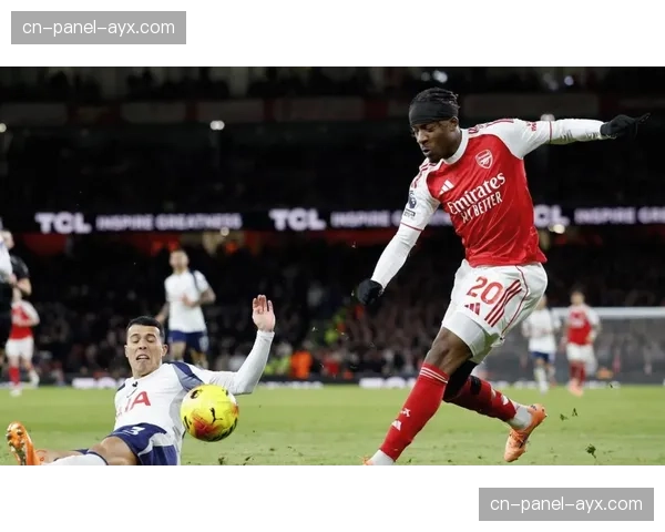 半场：阿森纳1-0热刺，萨卡反击中低射破门