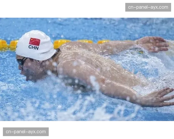 南非全国游泳赛：查德·勒·克洛斯夺得男子100米蝶泳冠军
