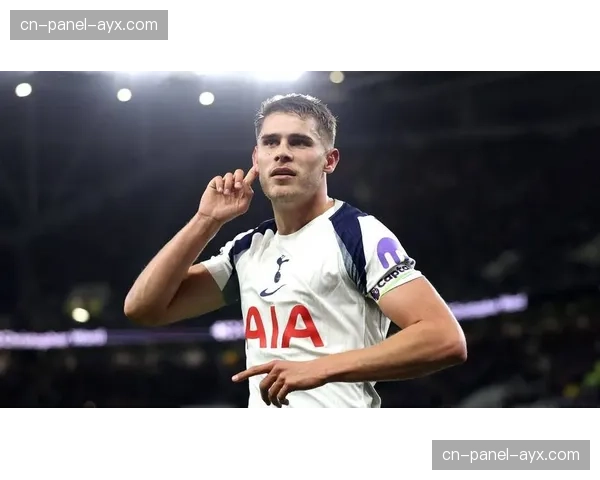 英超争四形势分析：热刺、维拉、纽卡斯尔最后五轮的赛程对比