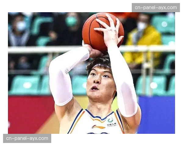 王哲林20+16内线轴心作用，支撑上海高位压迫体系运转